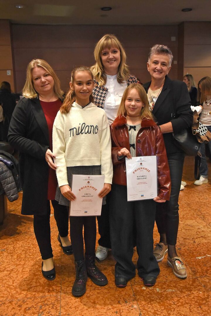 IMG-719bc3213467ac08422d7d4e53ad0c82-V