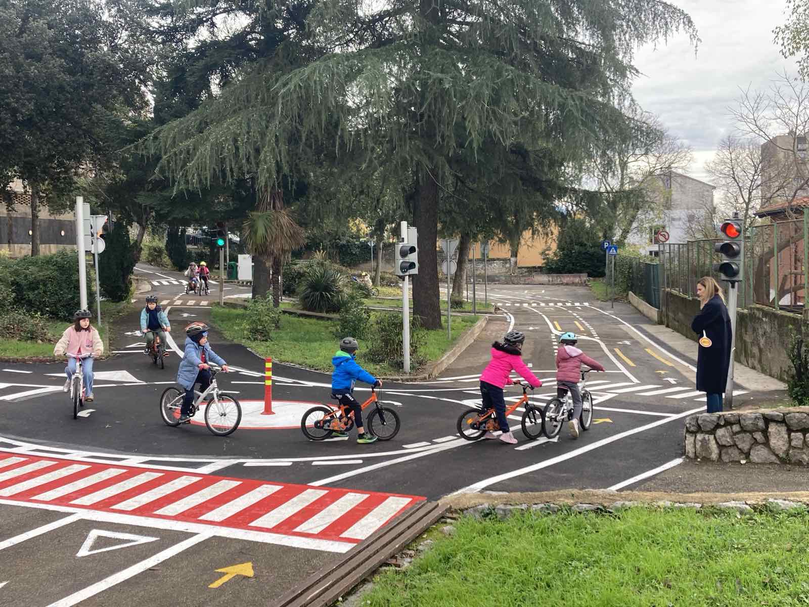 IMG-2d132564a5b32363b0e67bff7410f7fe-V